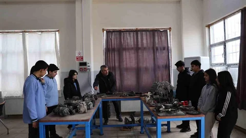 Diyarbakır'da Öğrenciler Otomotiv Sektörüne Adım Atıyor