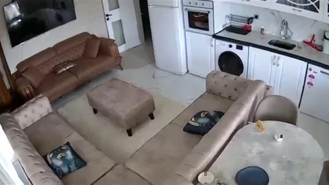 Van'da 5.2 Büyüklüğünde Deprem Oldu