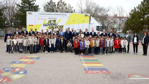 Miniklere Güvenli Gelecek Eğitimi Verildi