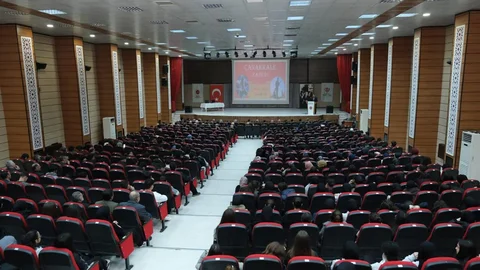 Erzincan'da "Akif’in Diliyle Çanakkale" Konferansı