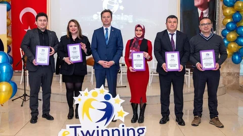 Muğla'da Eğitim Yıldızları Ödüllendirildi