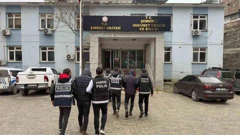 Hakkâri'de 12 Şahıs Gözaltına Alındı