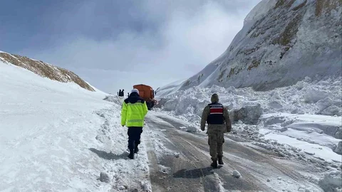 Bitlis'te Çığ Temizlendi
