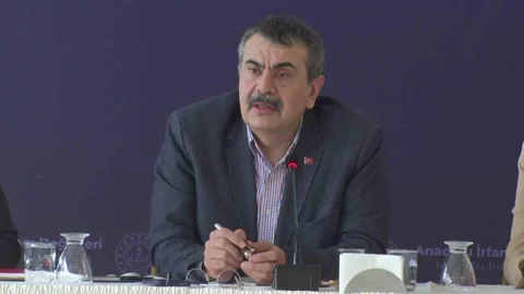 Bakan Tekin İnsani Haklar Üzerine Açıklamalarda Bulundu