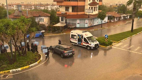 Antalya'da Otomobil-Motosiklet Kazası