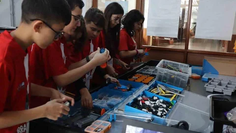 Yalova'da Öğrenciler Robotik Yarışmalara Hazırlanıyor