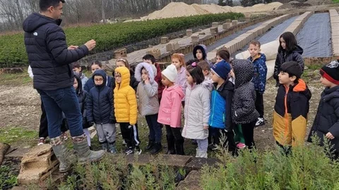 Düzce'de Minik Öğrenciler Orman İçin Çalıştı