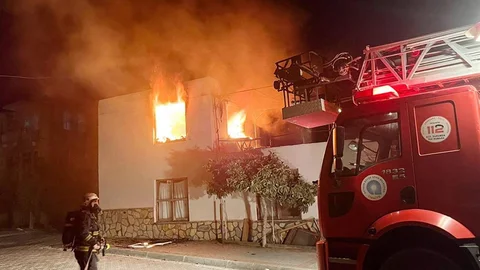 Antalya'da Yangın Sonrası Kur'an-ı Kerim Sağ Kaldı