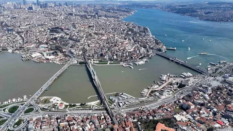 İstanbul Haliç'te Kirlilik Alarmı