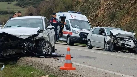 Eğirdir'de Zincirleme Trafik Kazası