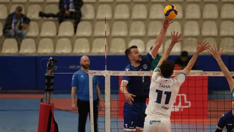 Kocaeli'de Voleybol Yarı Finali Heyecanı
