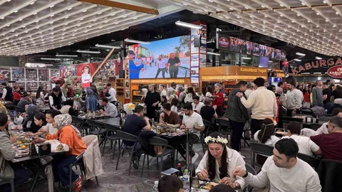 Adana'da Karnaval Coşkusu Yaşanıyor