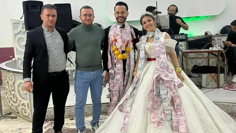 Manisa'da Düğün Eğlencesi