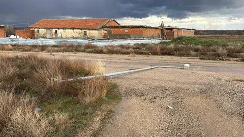 Afyonkarahisar'da Aydınlatma Direği Devrildi