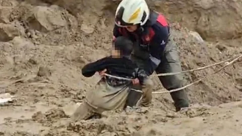 İzmir Torbalı'da Çocukları İtfaiye Kurtardı