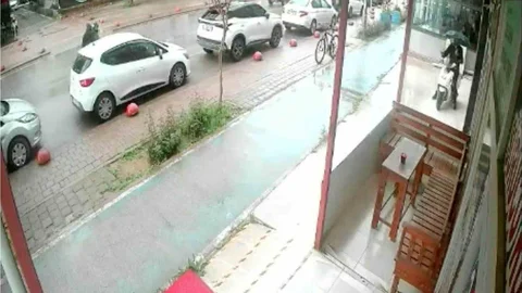 Antalya'da Hırsızlık Olayı: Bisiklet Motosikletle Değiştirildi