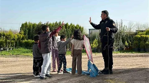 Nusaybin'de Polislerle Uçurtma Keyfi