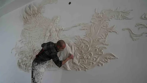 Genç Sanatçı Duvarları Sanata Dönüştürüyor