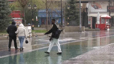 Bolu'da Sağanak Yağış Etkili Oldu