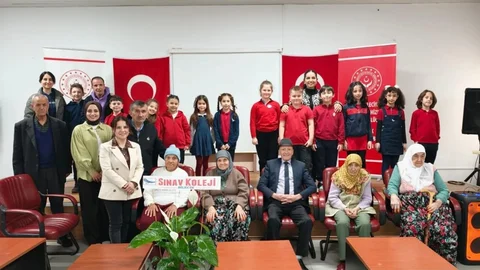 Bilecik'te Huzurevi Sakinleriyle Öğrenciler Buluştu