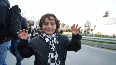Beşiktaşlı Taraftarlar Kadıköy'e Ulaştı