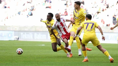 Antalyaspor Eyüpspor Maçında İlk Yarı Sonucu 0-0