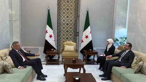 Hakan Fidan, Şam'da Suriyeli Mevkidaşıyla Buluştu