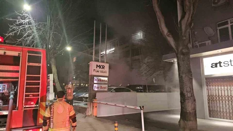 Beşiktaş'ta Araç Kiralama Yangını