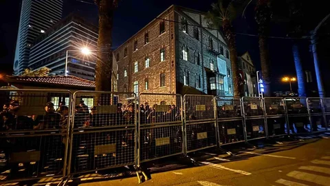 İzmir’de Meslek Fabrikası Tartışması Devam Ediyor