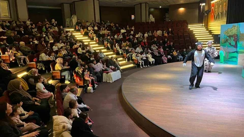 Darıca'da Tiyatro Etkinliği