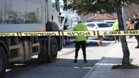 Erzincan'da Çöp Kamyonu Kazası