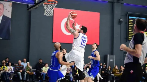 Çayırova'da Basketbol Maçı Galibiyetle Tamamlandı