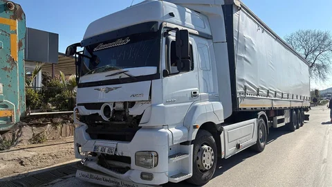 Manisa'da Tır Kazası: 3 Yaralı