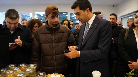 Başkan Bingöl, Tuzla'ya 5 Yeni Kafe Açtı