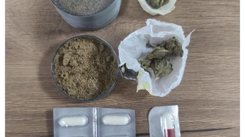 Reyhanlı'da Uyuşturucu ve Tabanca Ele Geçirildi