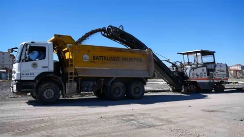 Battalgazi'de Asfalt Yeniden Kullanılıyor