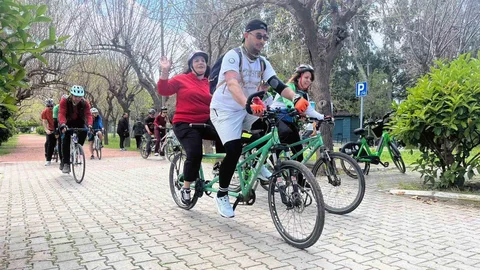 Görme Engelliler İzmir'de Pedal Çeviriyor