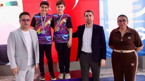 Elazığ’da Yüzme Şampiyonası Başarıları