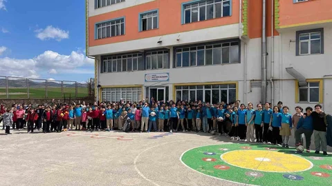 Kırşehir'de Öğrencilerden Gazze İçin Bağış