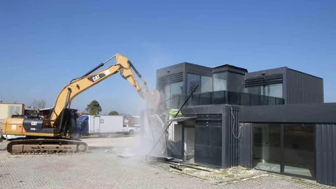 Nilüfer'de Kaçak Yapılar Yıkıldı