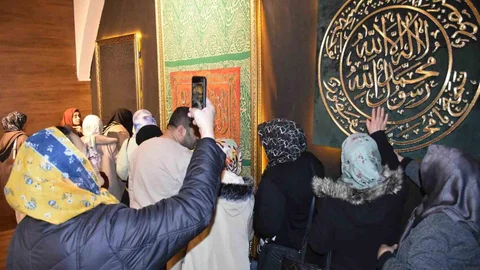 Gaziantep'te Mukaddes Emanetler Sergisi Açıldı