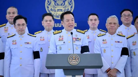 Tayland'da Yeni Hükümet Göreve Başladı