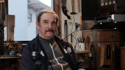 Düzce'de Kemençe Ustası El İşiyle Üretiyor