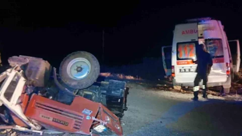Erzurum'da Ambulans ile Traktör Çarpıştı