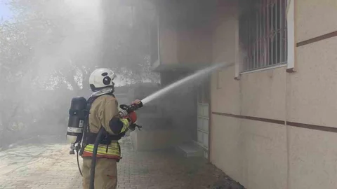 Antakya'da Ev Yangını Kontrol Altına Alındı