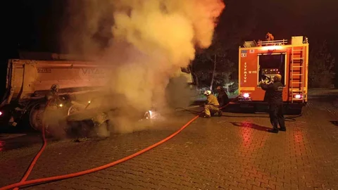 Park Halindeki Araç Yandı