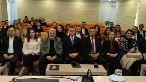 Sürdürülebilir Gelecek İçin İzmir'de Panel Düzenlendi