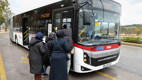 Samsun'da Toplu Taşıma Yoğunluğu Artıyor