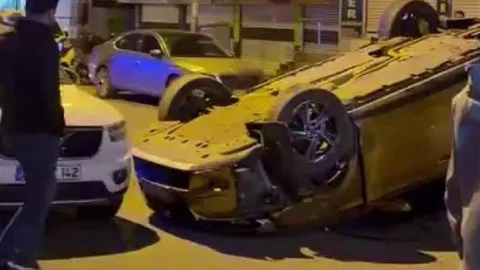 Diyarbakır'da Otomobil Takla Attı
