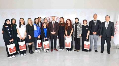 Elazığ'da Öğrenciler Ödüllendirildi